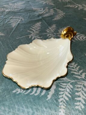 Mikasa Ivory Bone China with 24K Gold Trim Decorative Dish